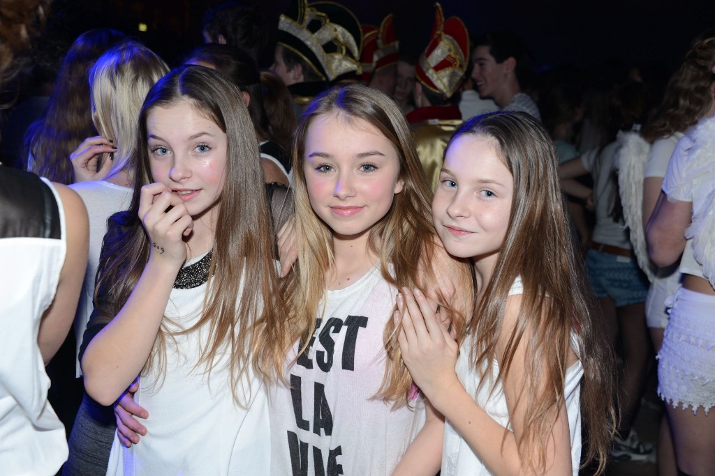 ../Images/Jeugddisco White Edition 145.jpg